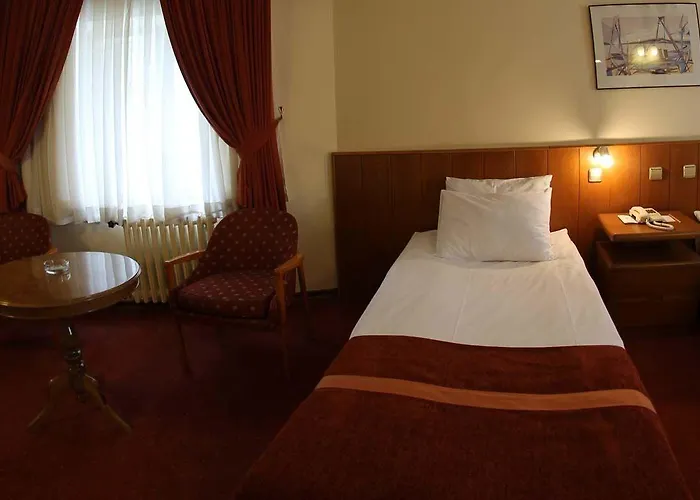 Hotel Segmen 3*